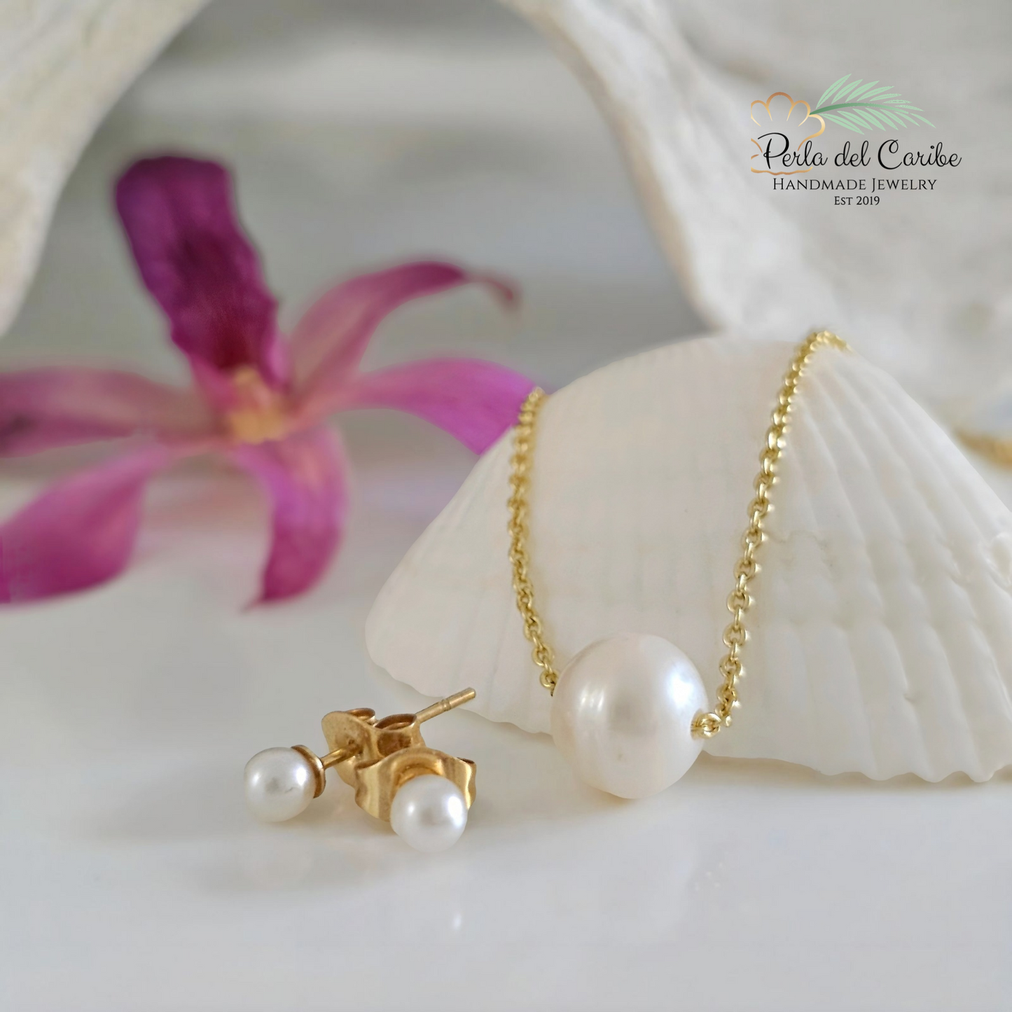 Minimalist Pearl Chain