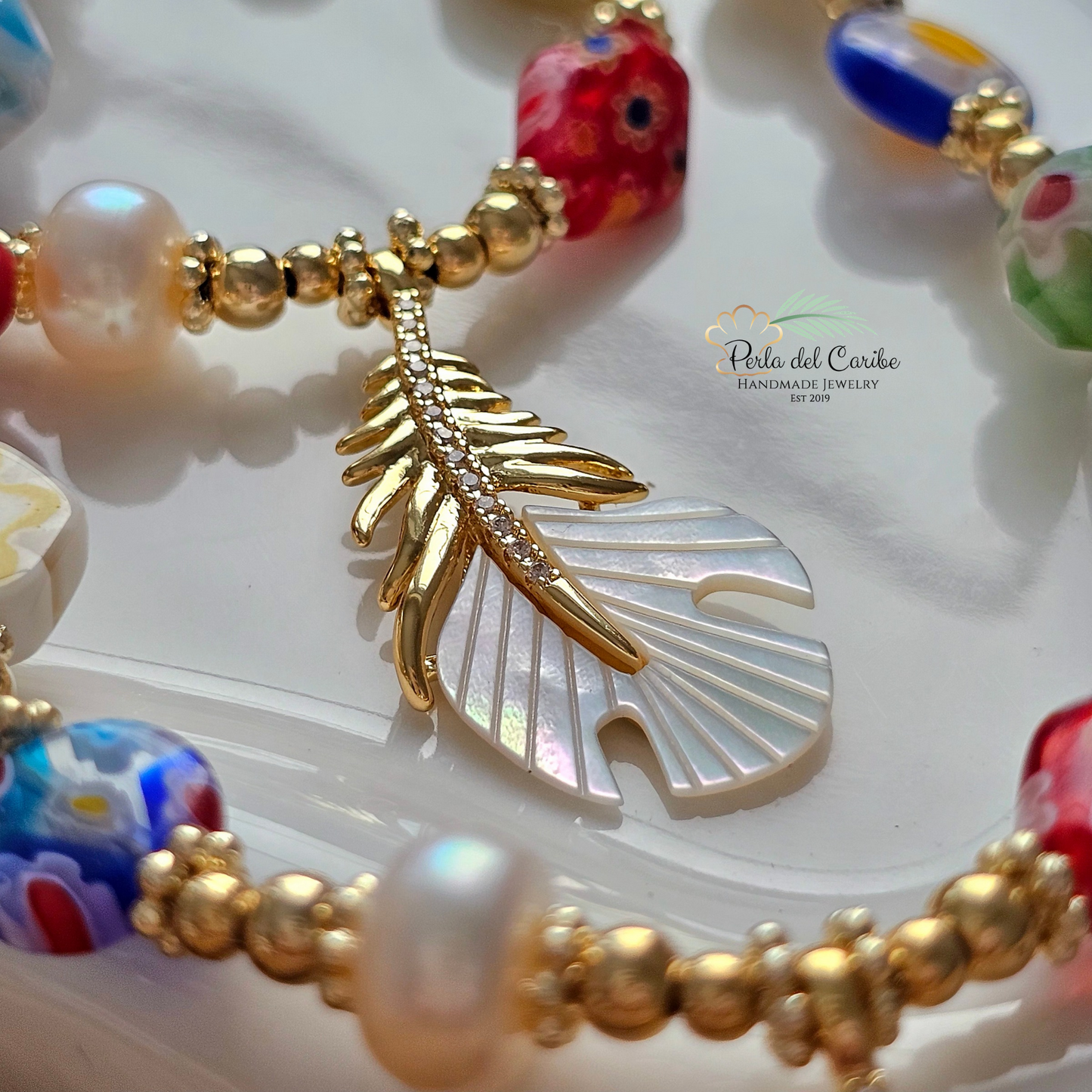 Madre Perla Feather Necklace