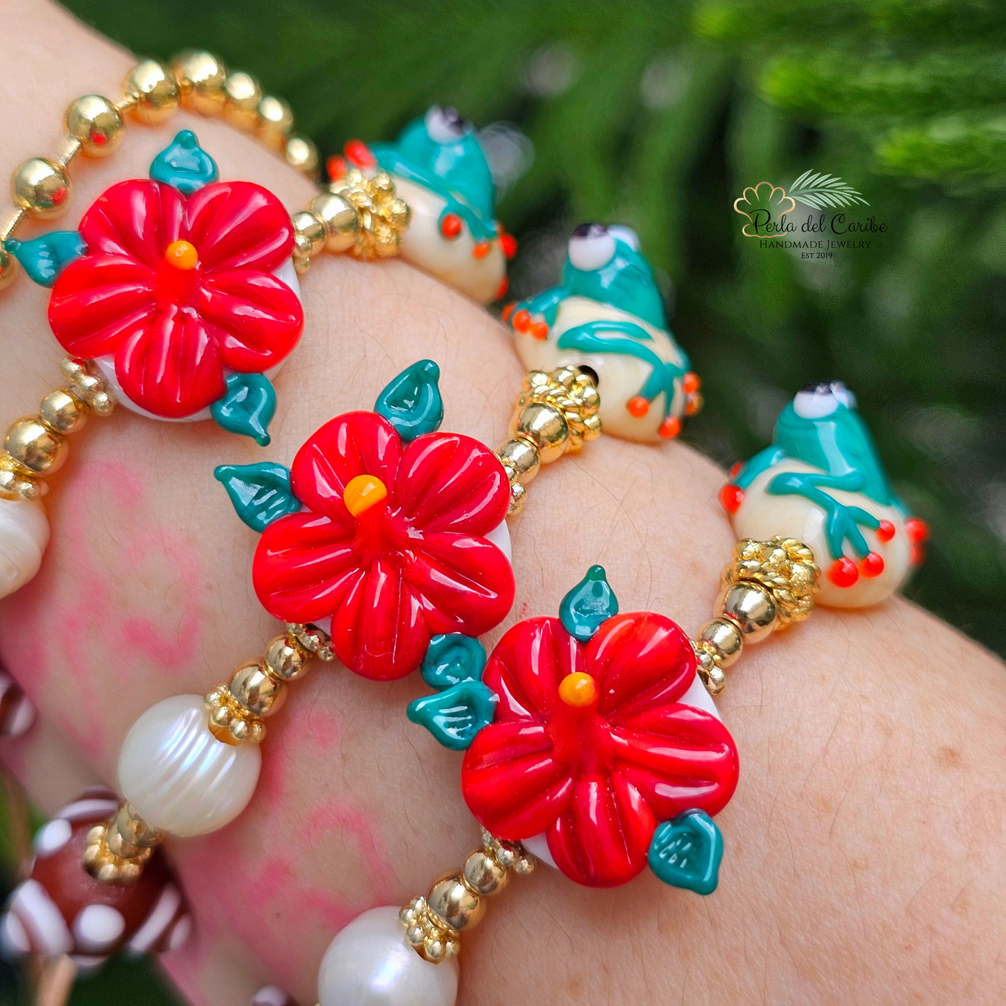 Sapo Concho & Hibiscus Bracelet