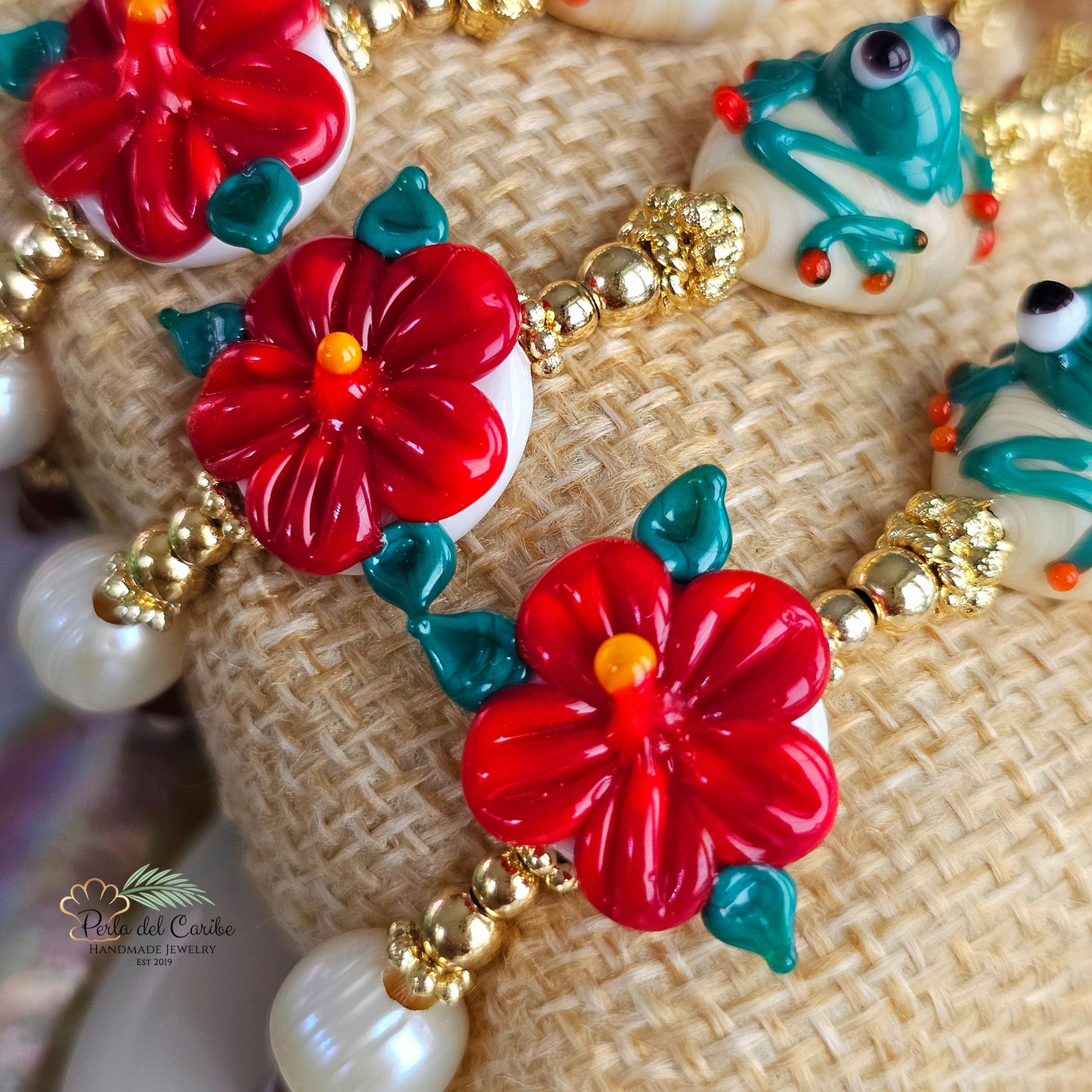 Sapo Concho & Hibiscus Bracelet