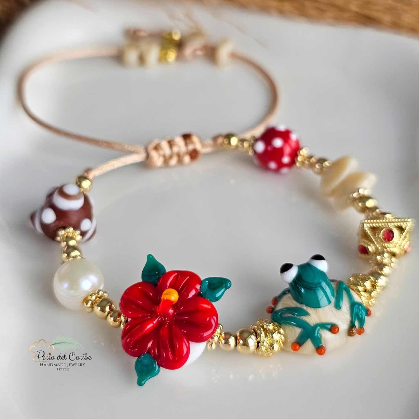 Sapo Concho & Hibiscus Bracelet