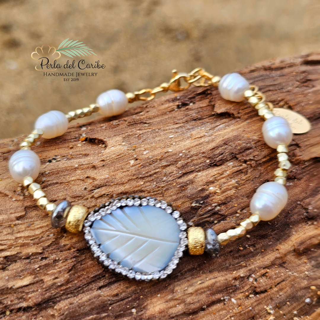Shell Leaf & Pearls Bracelet