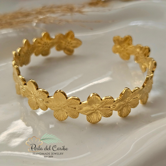 Gold Bouquet Bangle