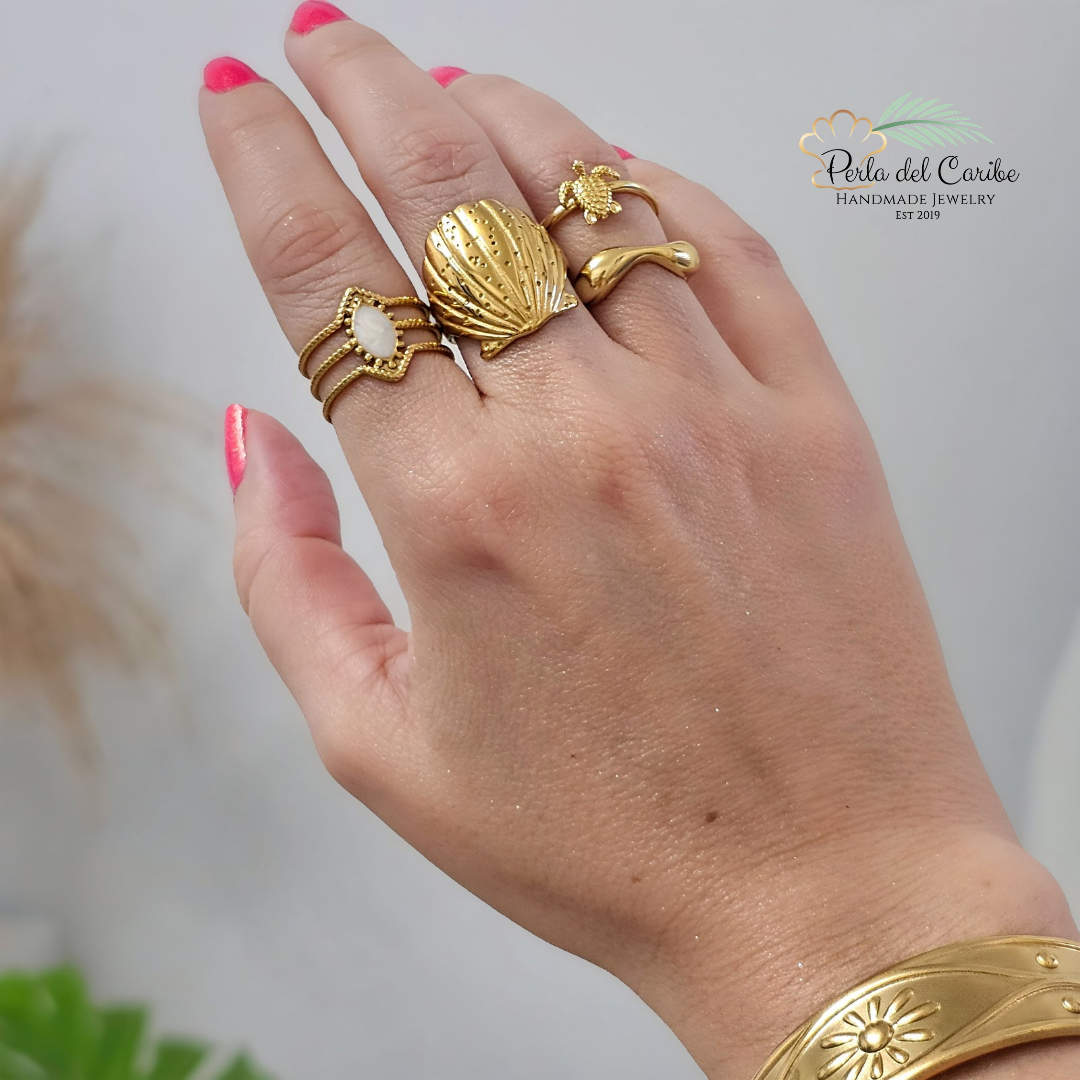 Clam Gold-Plated Ring