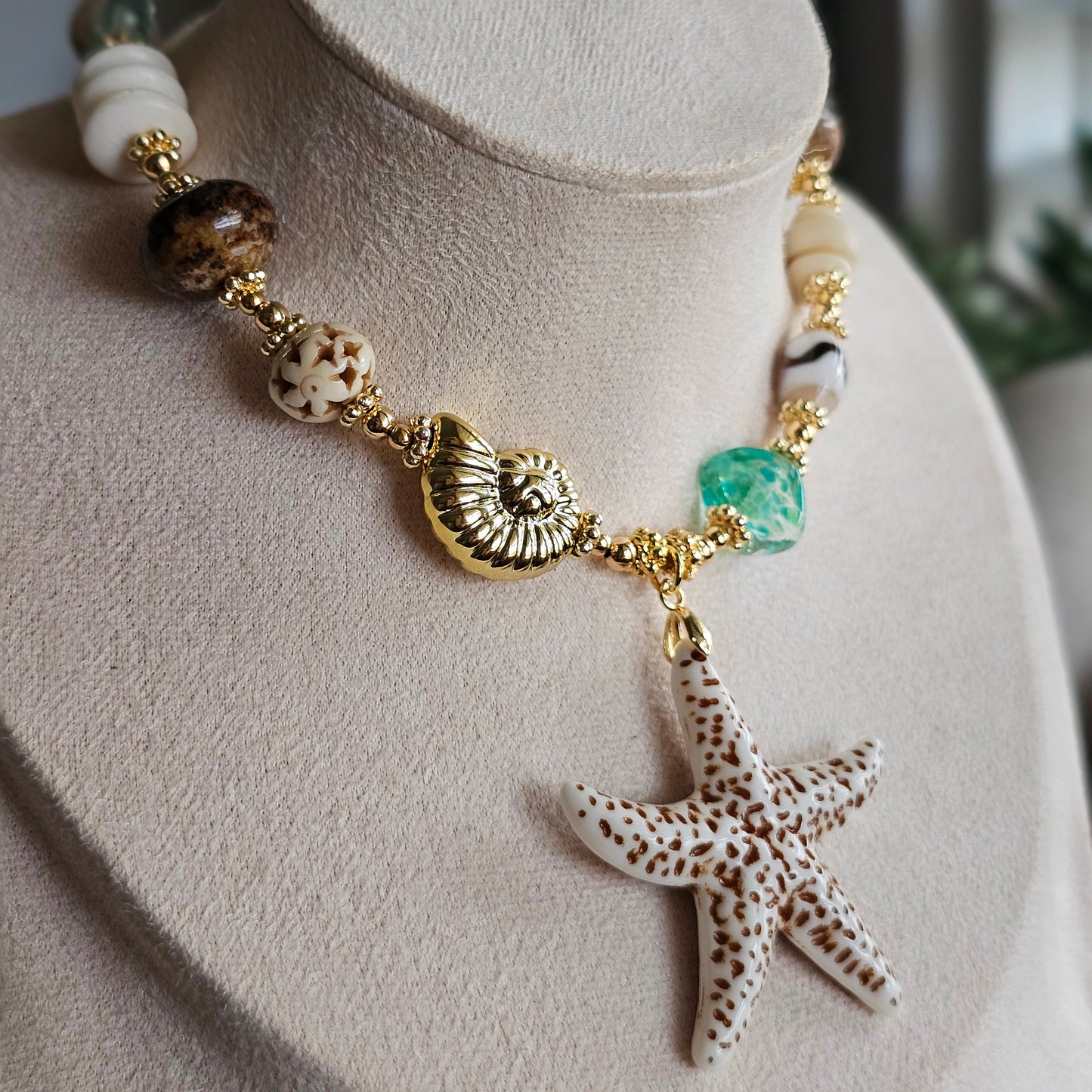 Buyé Necklace