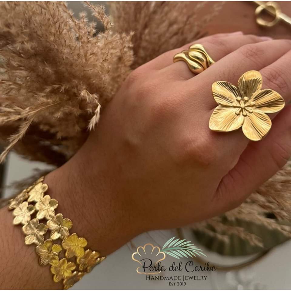 Gold Bouquet Bangle